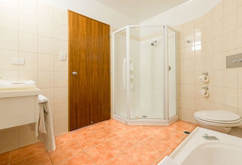 اتاق استاندارد با تخت بزرگ, Distinction Whangarei Hotel & Conference Centre