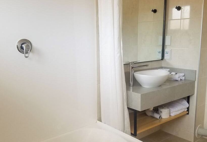 سوییت جونیور, Distinction Whangarei Hotel & Conference Centre