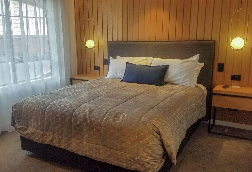 سوییت جونیور, Distinction Whangarei Hotel & Conference Centre