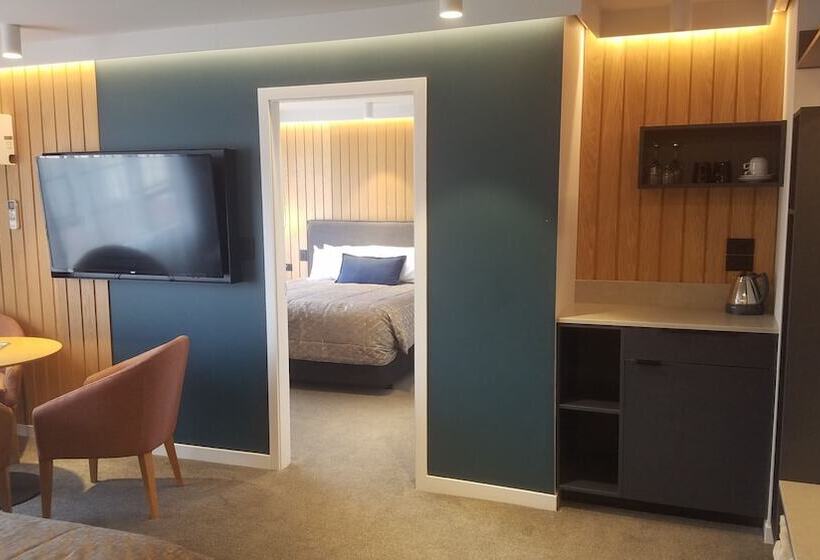 سوییت جونیور, Distinction Whangarei Hotel & Conference Centre