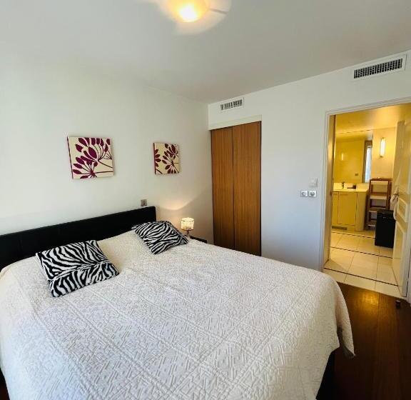 Apartamento 1 Dormitório, Residence Carlton Riviera