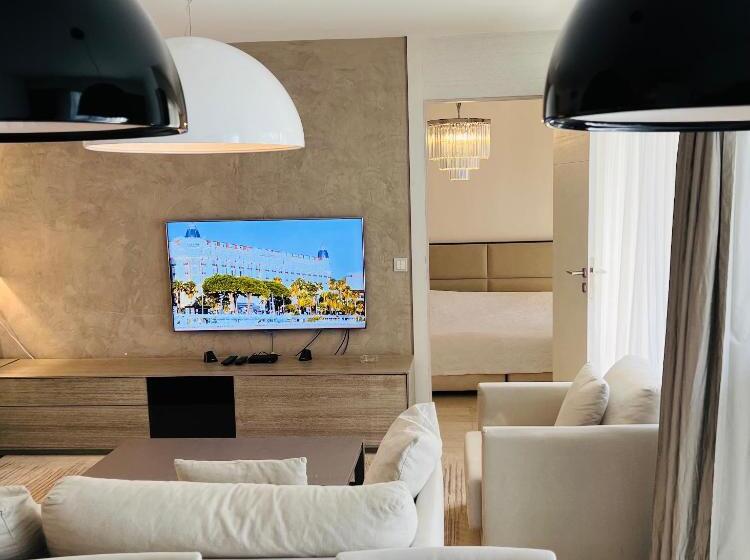 Apartamento Superior 2 Dormitórios, Residence Carlton Riviera