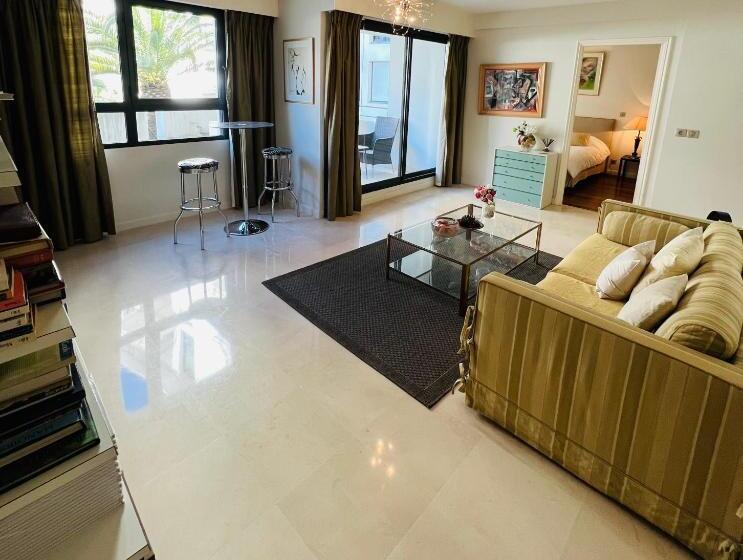 Apartamento 1 Dormitório, Residence Carlton Riviera
