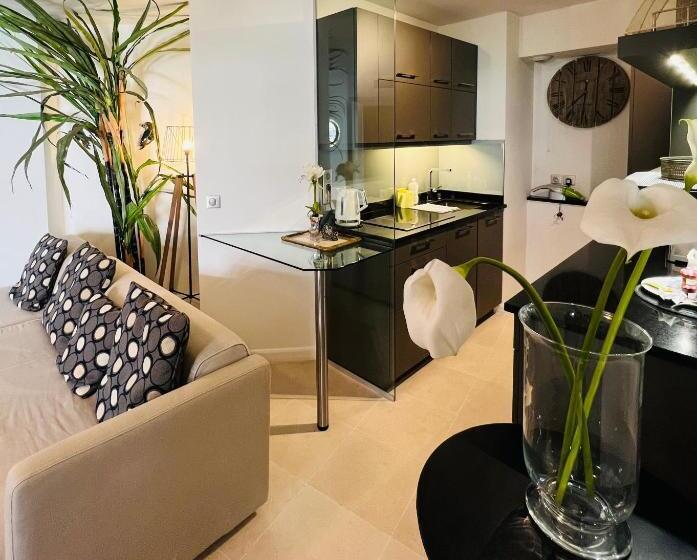 Apartamento Superior 1 Dormitório, Residence Carlton Riviera