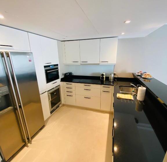 Apartamento Superior 2 Dormitórios, Residence Carlton Riviera