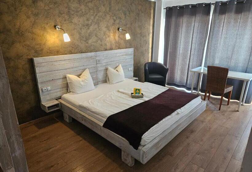 Номер Deluxe Вид на Море Боковой, Seven Hostal