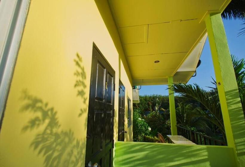 اتاق استاندارد با تخت بزرگ, Sea View Resort