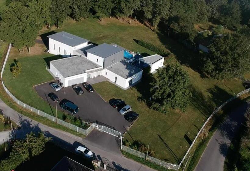 اتاق استاندارد با چشم‌انداز باغ, Domaine Georges V