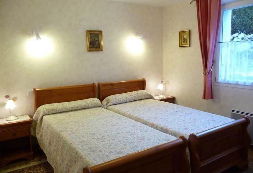 חדר משפחתי, Chambres D Hôtes La Balaguère