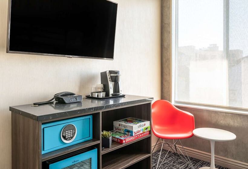 Suite Familiar, Signature San Francisco