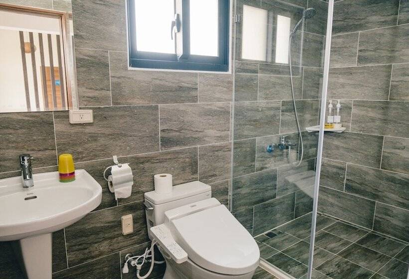 اتاق خانوادگی, Destination Inn