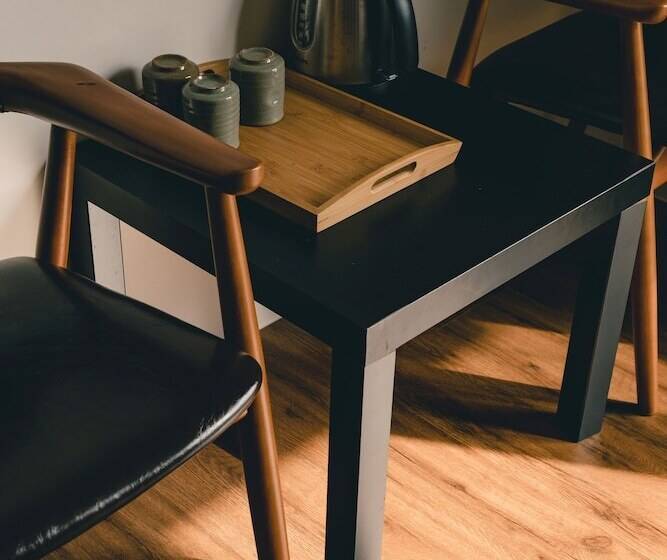 اتاق خانوادگی, Destination Inn