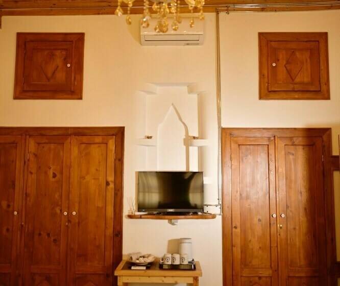 اتاق لوکس سه تخته, Cifte Konak Butik Otel