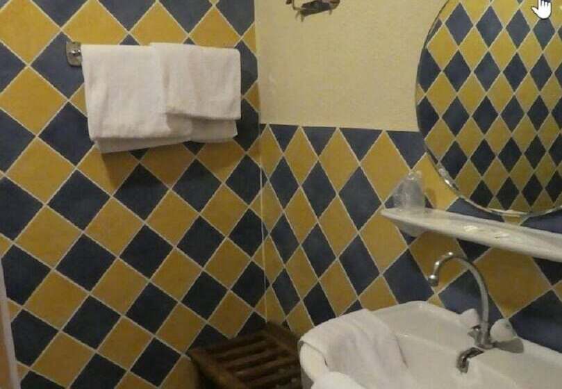 Quarto Triplo Estandar, L'oronge