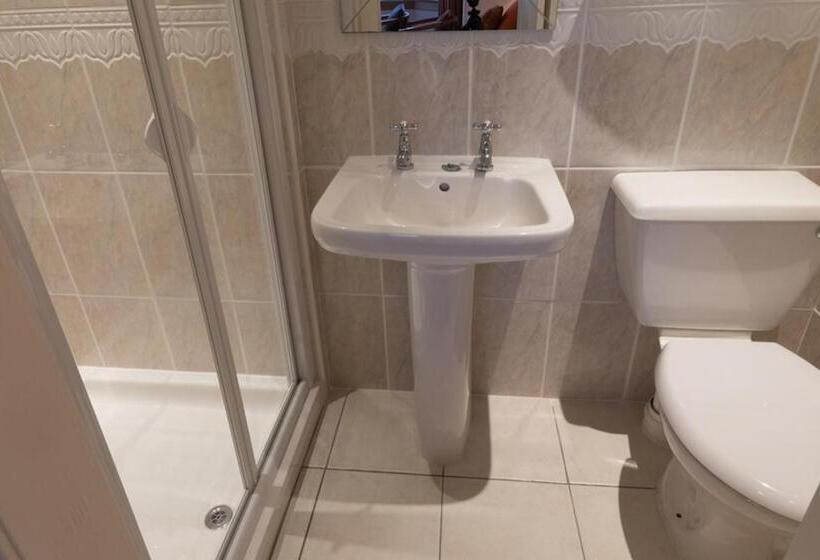 اتاق استاندارد با چشم‌انداز دریا, Cedars Apartment