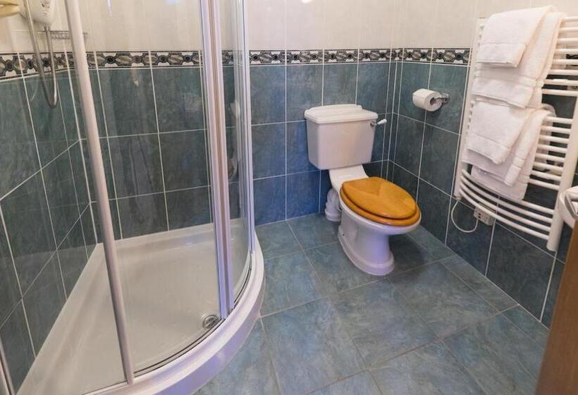 اتاق استاندارد, Cedars Apartment