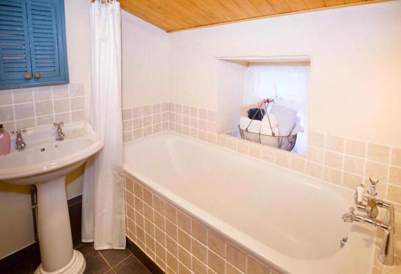 Семейный Номер, Vine Cottage