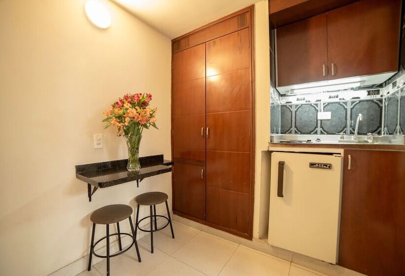 استودیوی استاندارد, Apartamentos Galerías