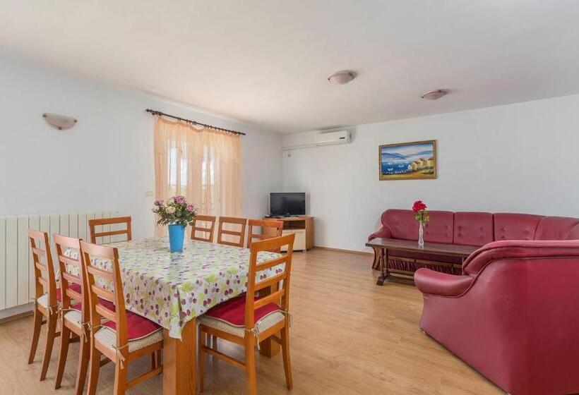 침실 3개 아파트, Apartments Stanko