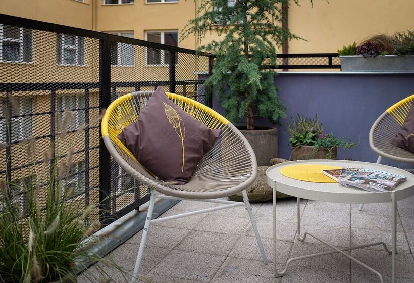 آپارتمان 1 خوابه با تراس, City Leaf Apartments by Adrez Living