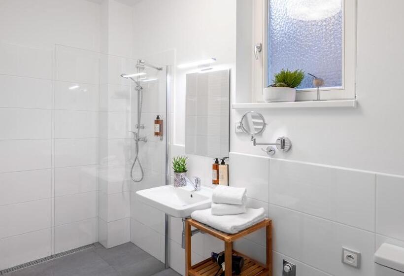 استودیوی استاندارد, City Leaf Apartments by Adrez Living