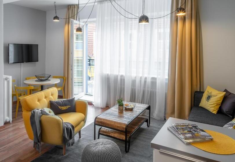 آپارتمان 1 خوابه با تراس, City Leaf Apartments by Adrez Living