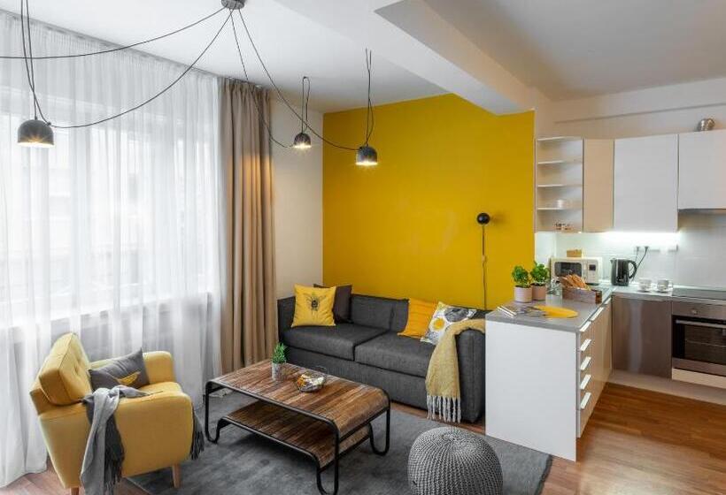 آپارتمان 1 خوابه با تراس, City Leaf Apartments by Adrez Living
