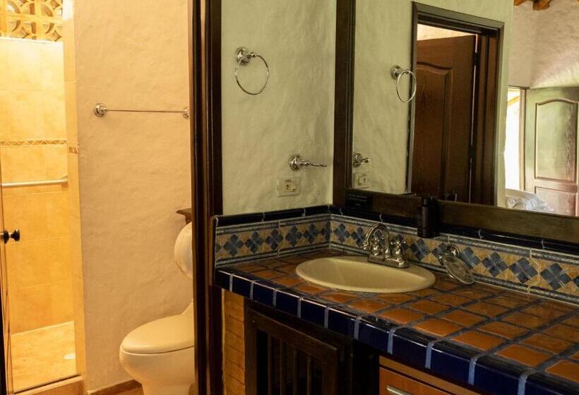 اتاق خانوادگی, Finca Hotel Santana