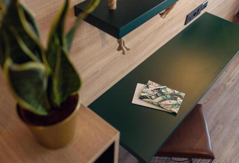 اتاق لوکس, Holiday Inn   The Niu, Crusoe Bremen Airport, An Ihg