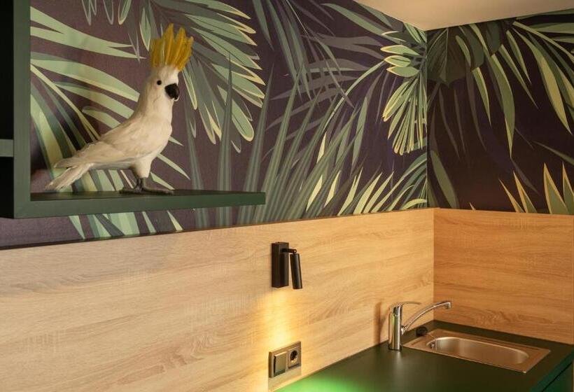 اتاق لوکس سه تخته, Holiday Inn   The Niu, Crusoe Bremen Airport, An Ihg