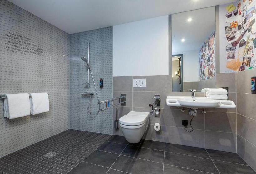 اتاق لوکس سه تخته, Holiday Inn   The Niu, Crusoe Bremen Airport, An Ihg