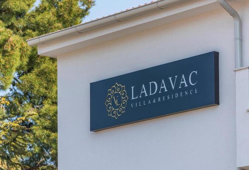 شقة غرفة واحدة مزودة بتراس, Villa Ladavac B&b