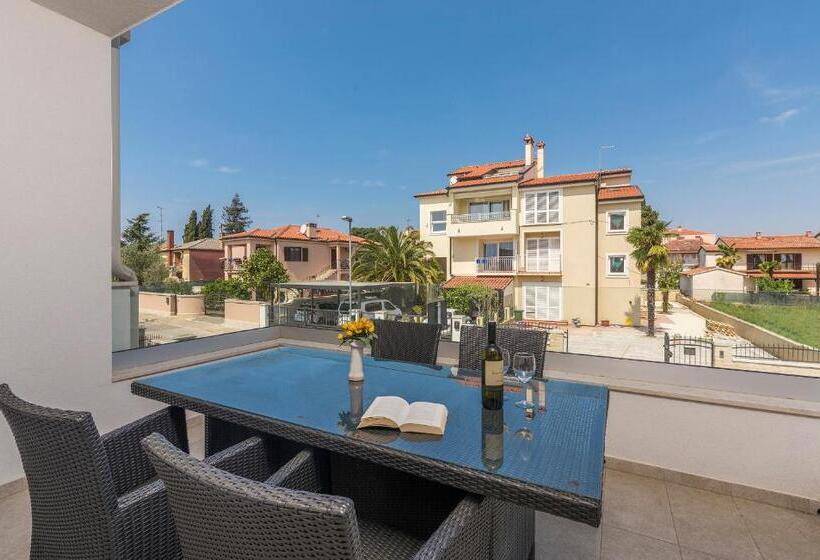 غرفة قياسية مزوَّدة بتراس, Villa Ladavac B&b