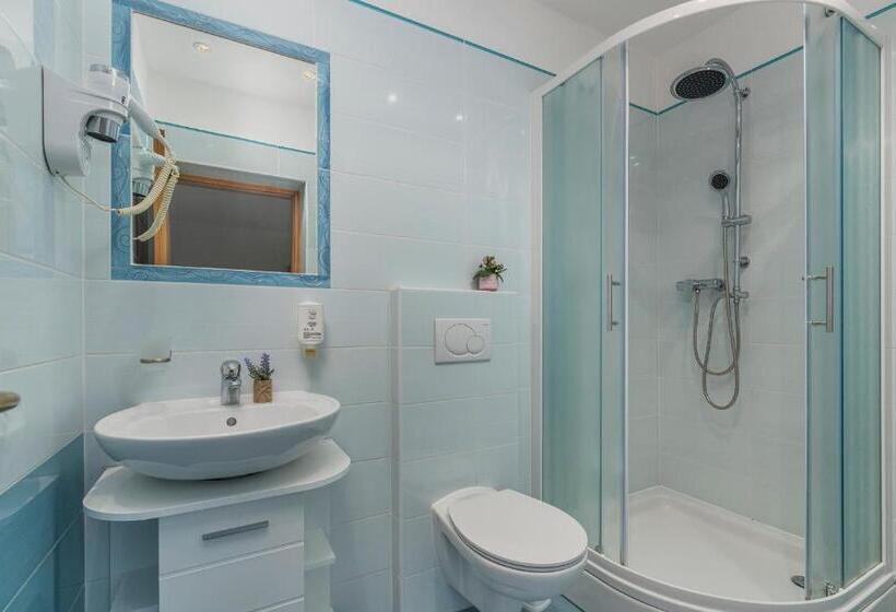 غرفة كمفورت مع بلكونة, Villa Ladavac B&b