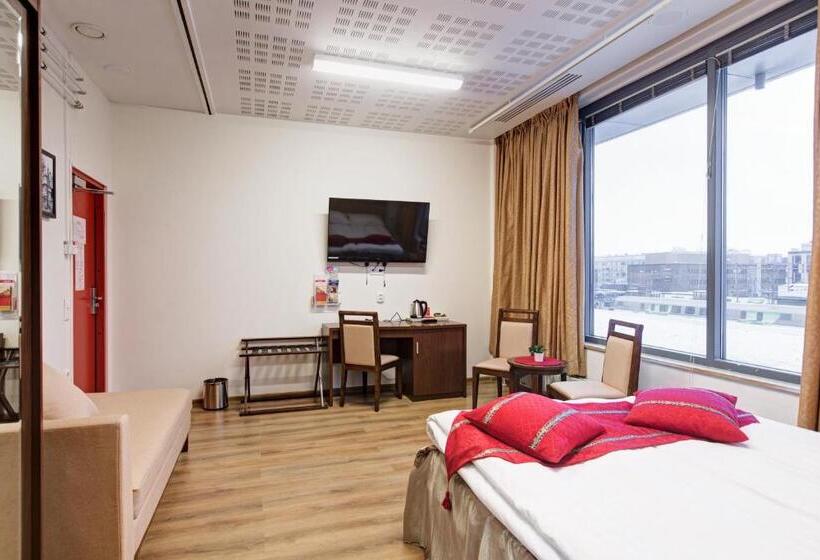 Номер Deluxe, Citi Inn