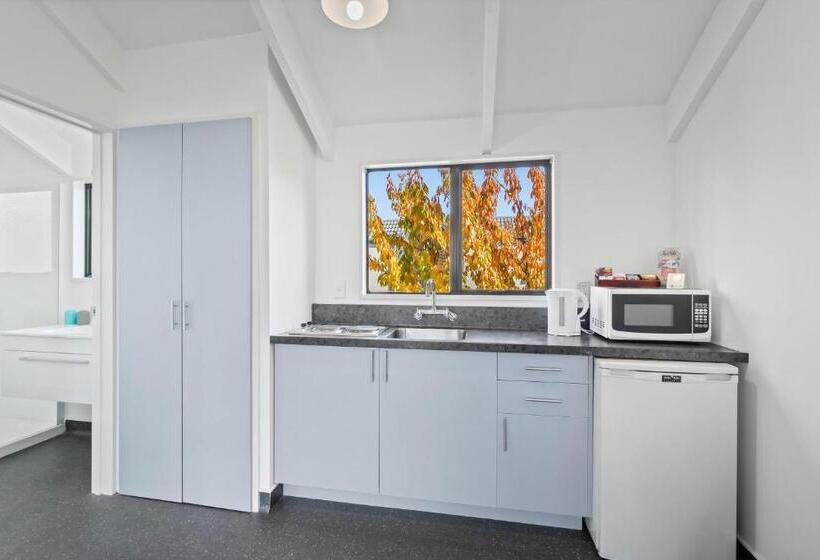 סוויטה, Ascot Vale Motor Lodge