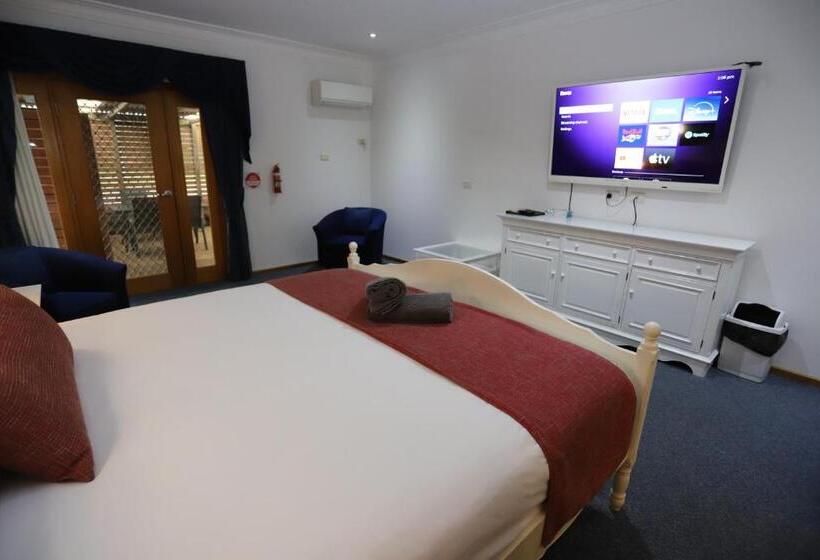 سوئیت با تخت بزرگ, Sleepy Hill Motor Inn