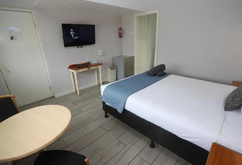 اتاق استاندارد با تخت دو نفره بزرگ, Sleepy Hill Motor Inn