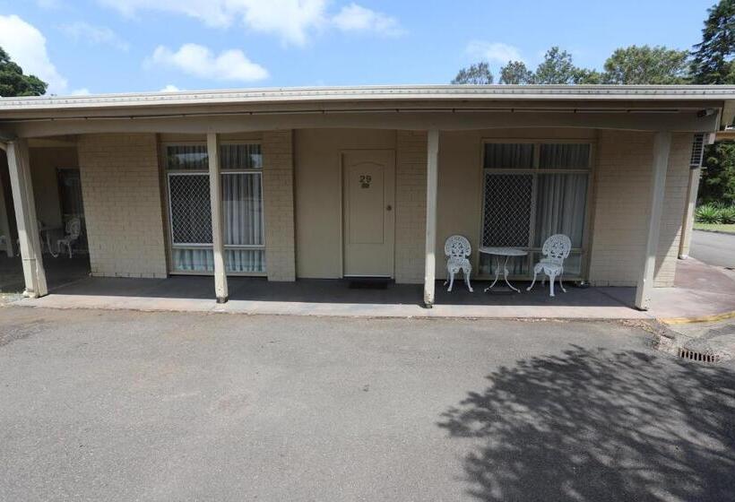 آپارتمان خانوادگی 2 خوابه, Sleepy Hill Motor Inn