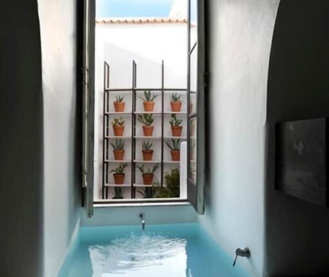 سوییت جونیور, Capri Suite