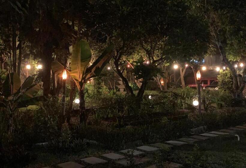 스탠다드 방갈로 정원 전망, Batur Sunrise Guesthouse