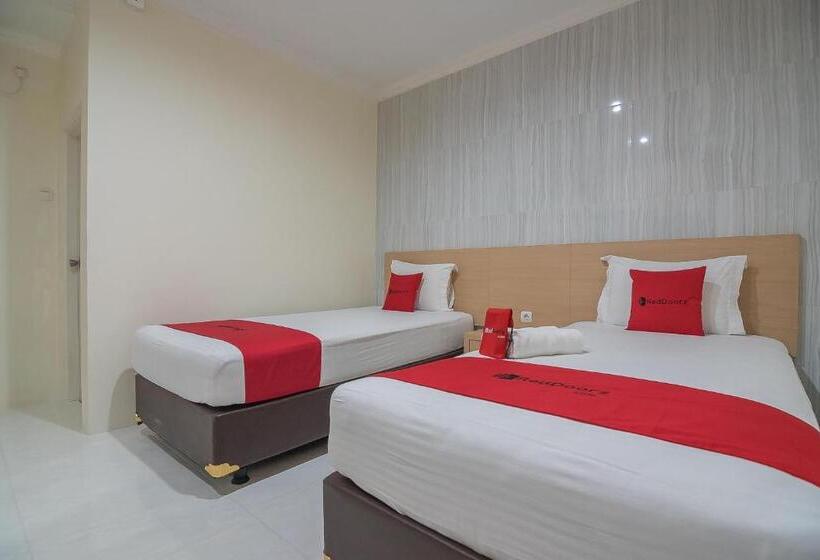 Номер Стандарт, Reddoorz Near Mt Haryono Semarang