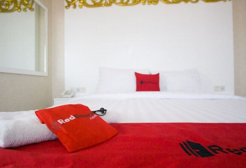 Номер Deluxe, Reddoorz Plus Near Discovery Shopping Mall Bali