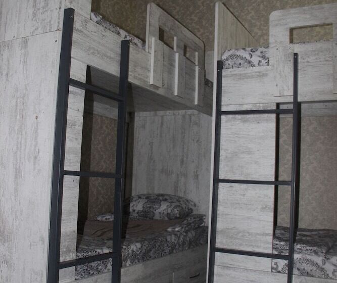تختخواب در اتاق مشترک, Armenner Hostel And Tours