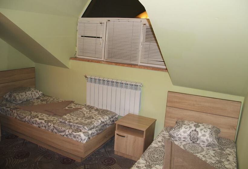 تختخواب در اتاق مشترک, Armenner Hostel And Tours