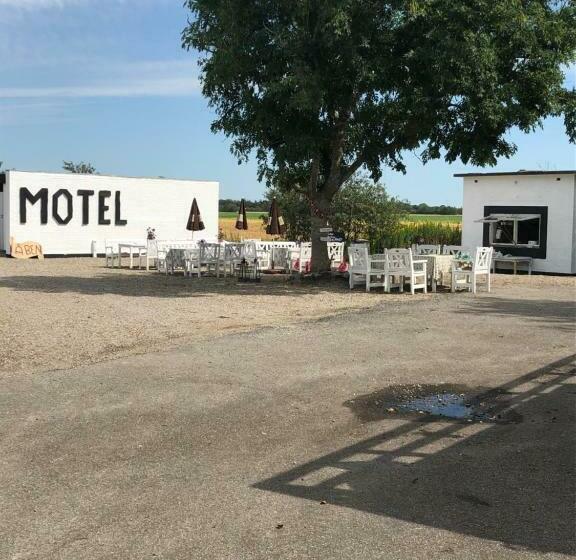 Номер Стандарт Трехместный, Døstrup Landevejskro & Motel