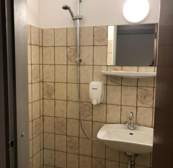 Номер Стандарт Трехместный, Døstrup Landevejskro & Motel