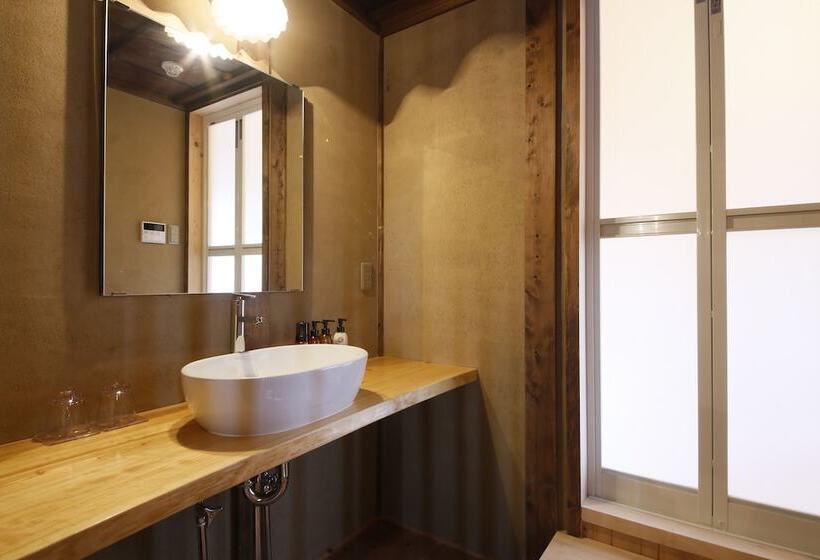 Номер Стандарт, Kariya Ryokan Q