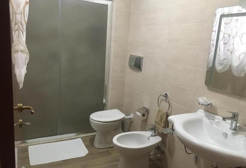 اتاق سوپریور, Beauty House