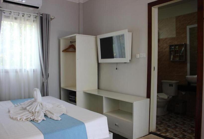 豪华洋房, Scarlet Sails Resort